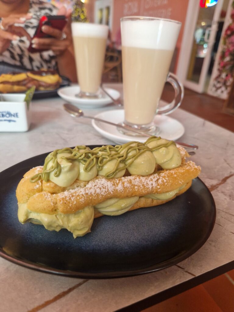 Rosa Café Bonaire Éclair Pistache