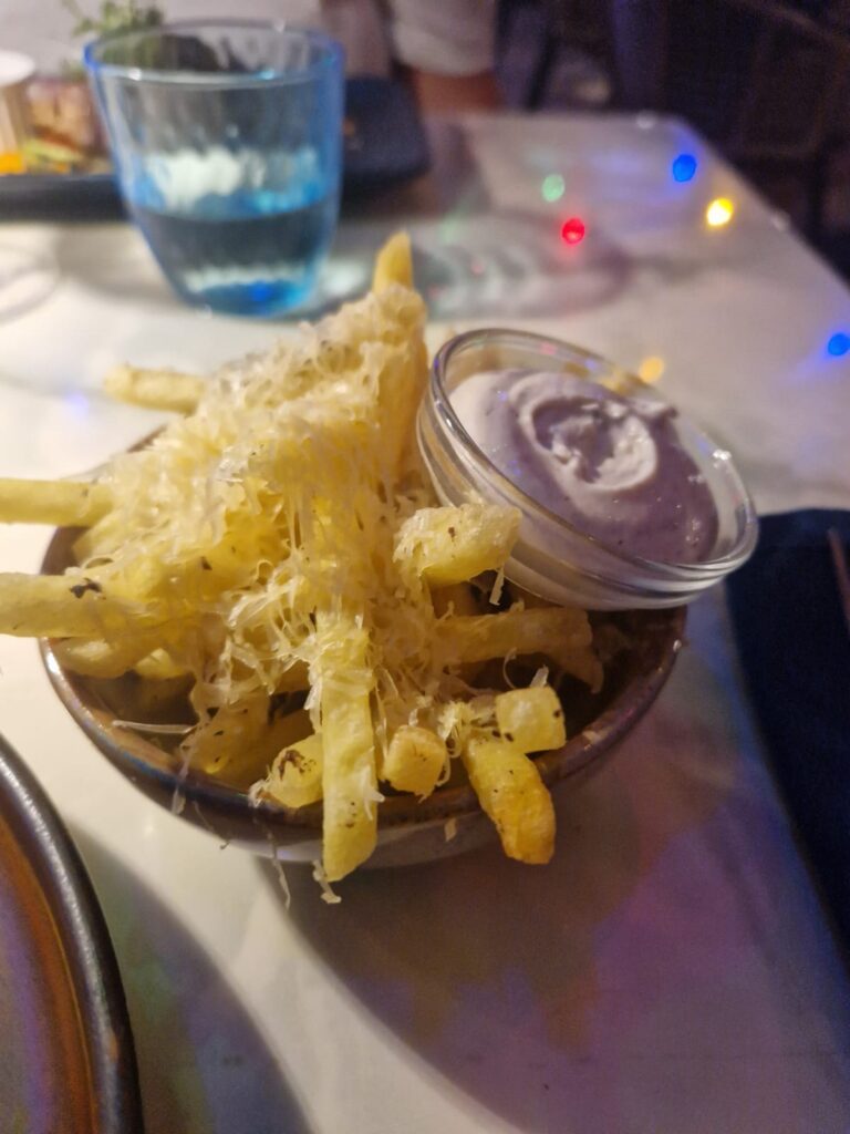 Restaurant Bubbles Bonaire Truffle Old Amsterdam fries